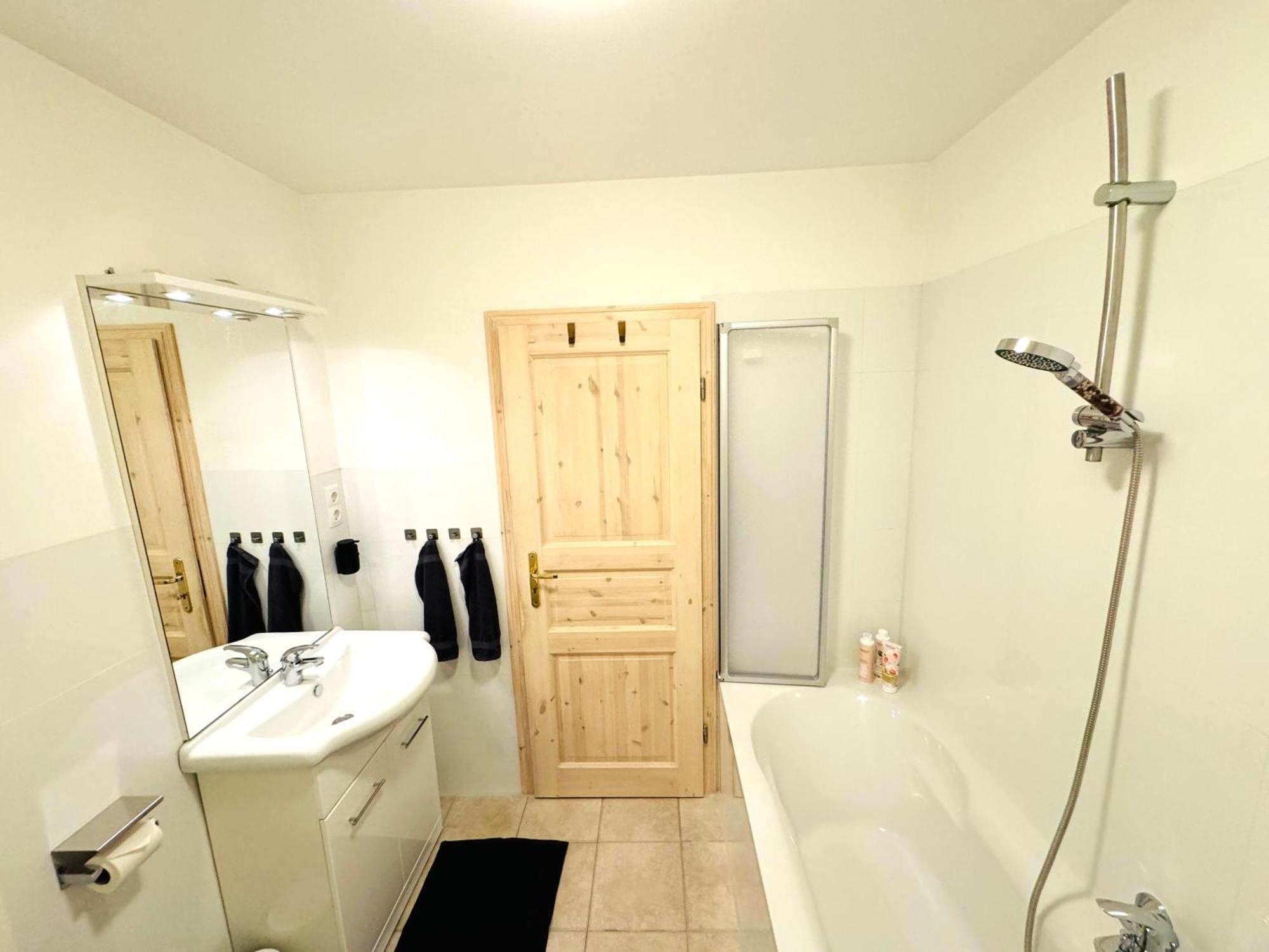 Superhosts Zentrum - Parkplatz - Badewanne - Netflix - Kaffee Бремен Экстерьер фото